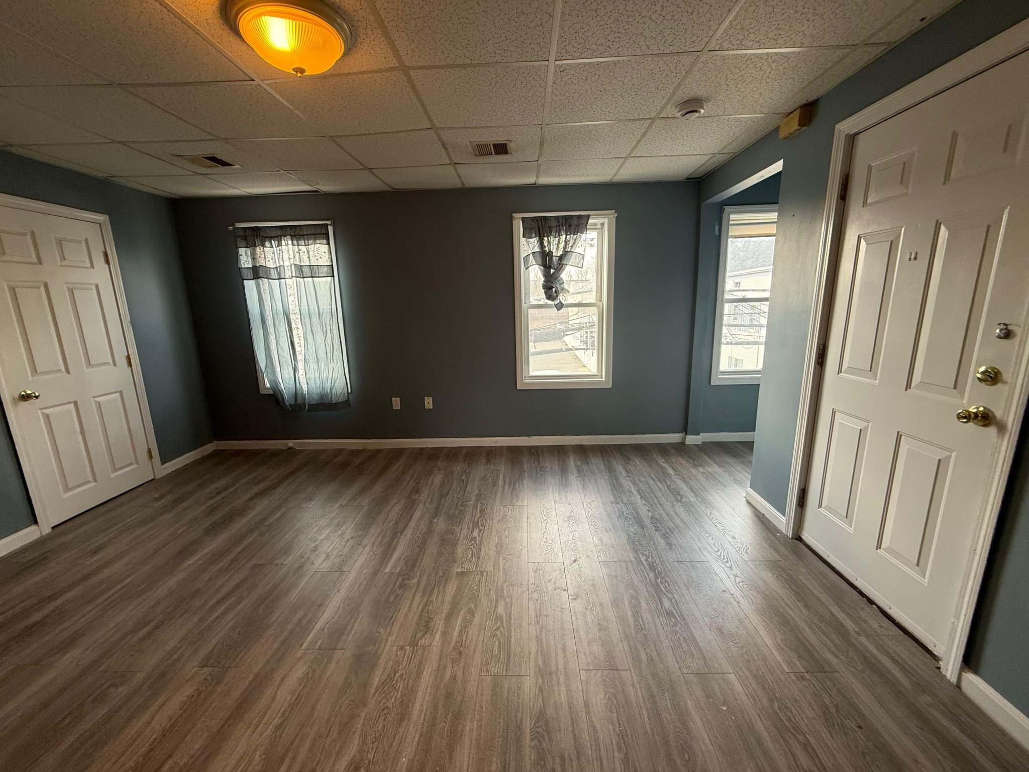 Fall River Townhome: 1905 N Main St