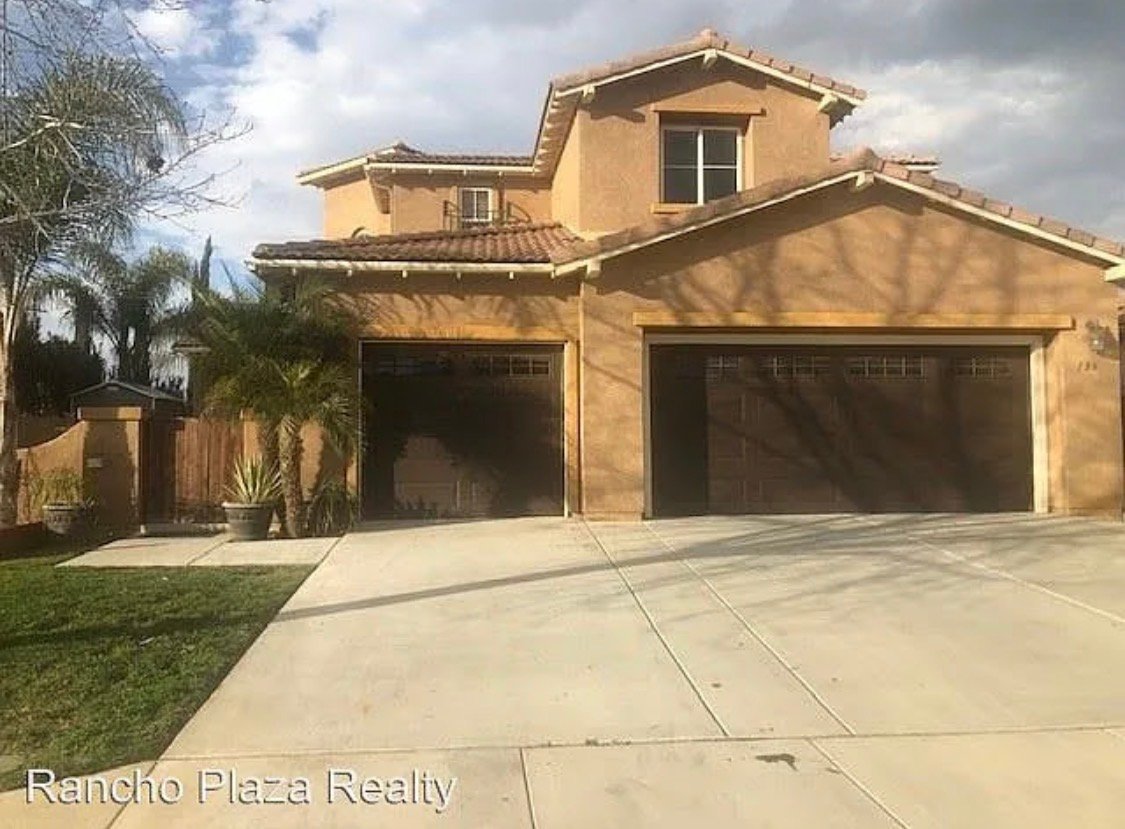 Perris House: 136 Half Dome Way