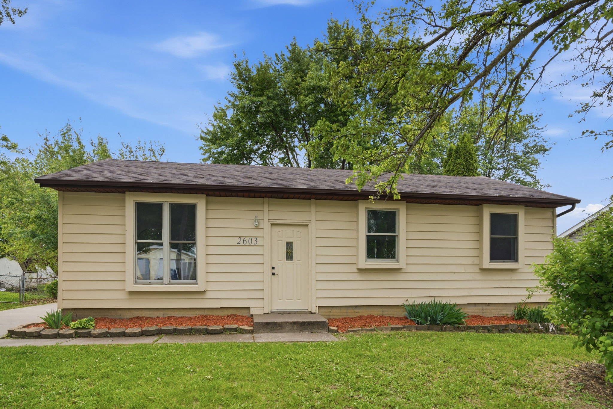 Davenport House: 2603 W 55th St