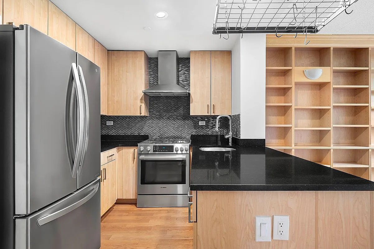 New York Condo: 736 W 187th St