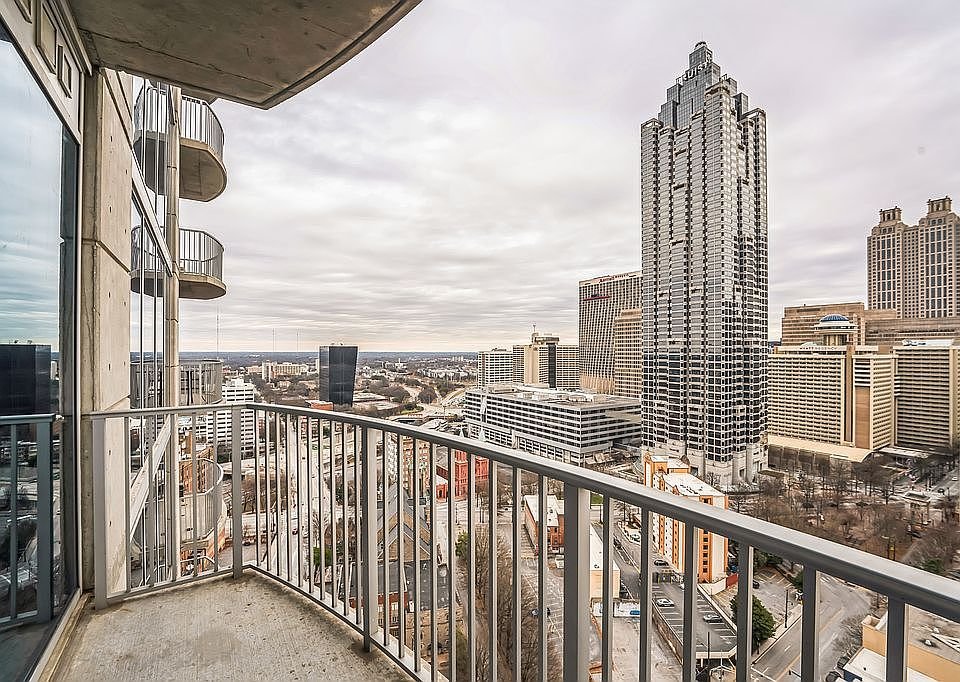 atlanta Apartment: 400 W Peachtree St NW