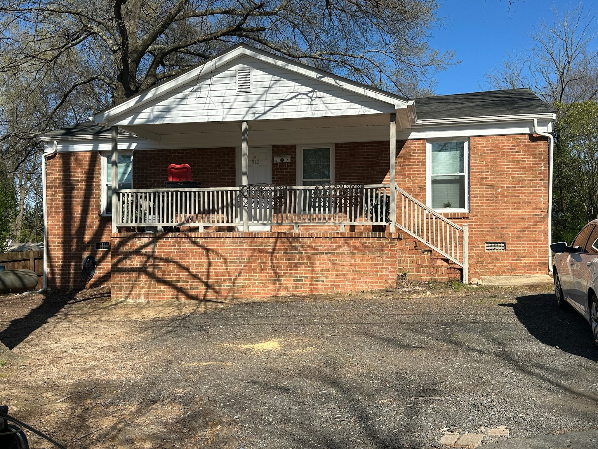 Monroe House: 912 Plyler St