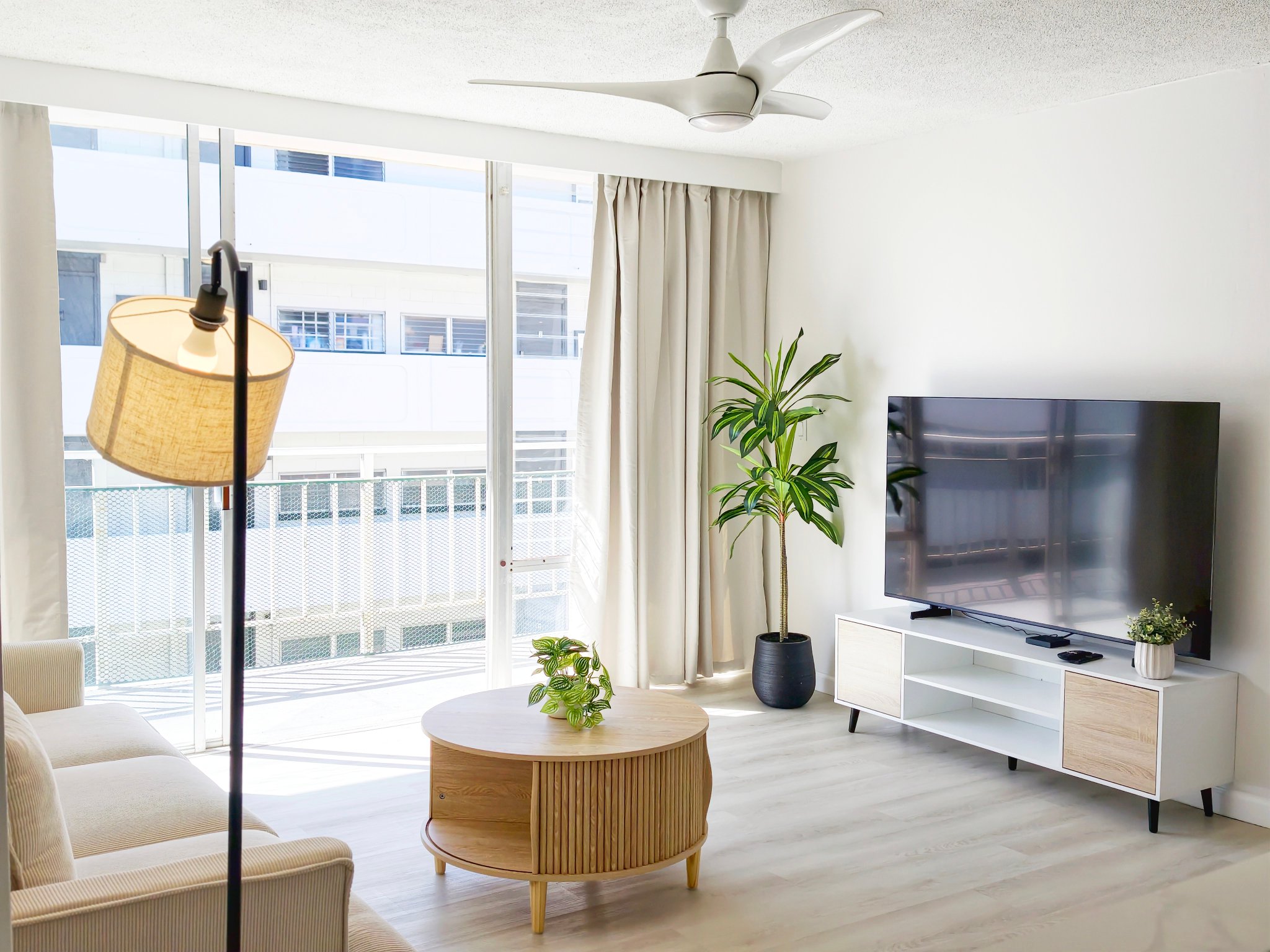 Honolulu Condo: 2415 Ala Wai Blvd