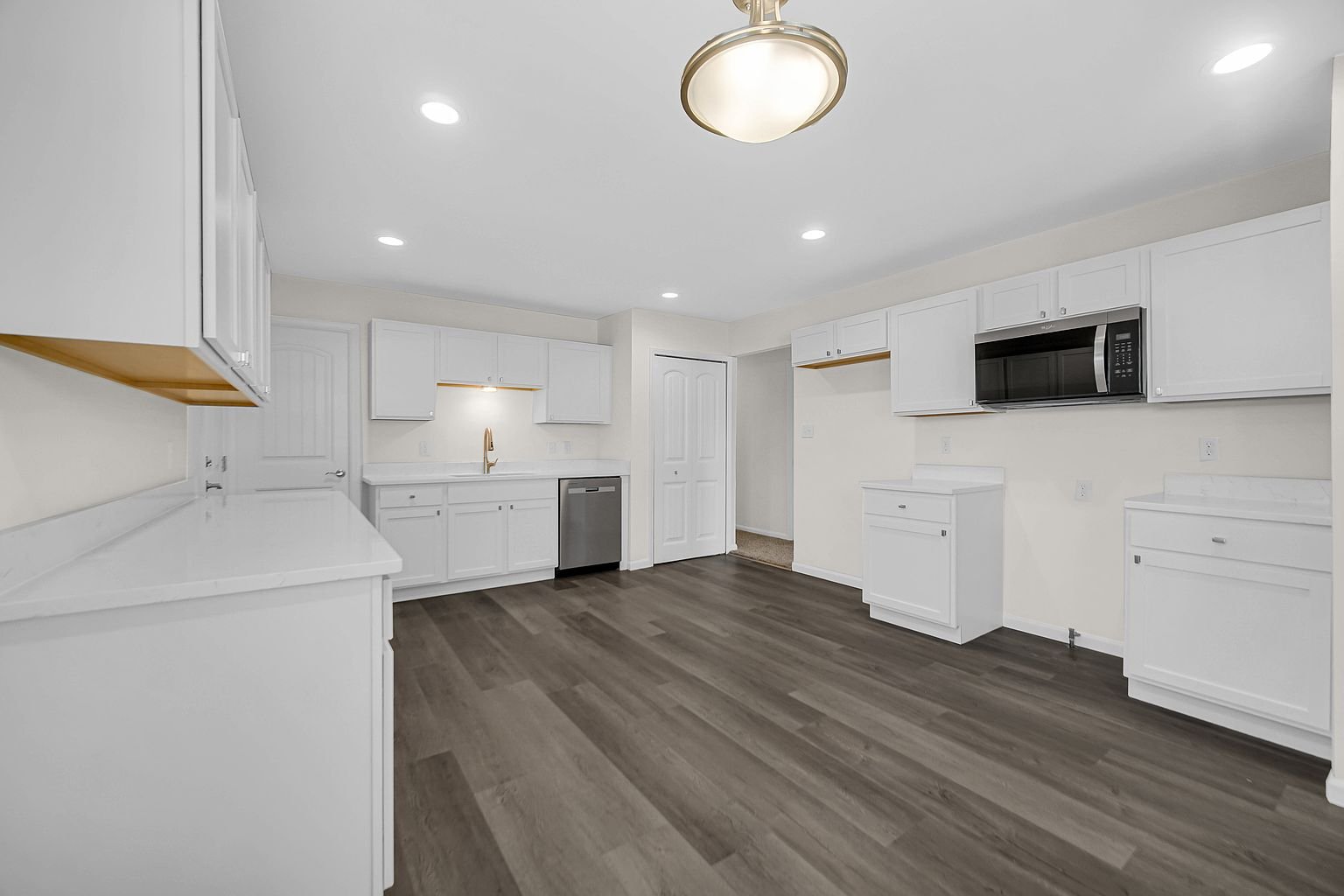 Valparaiso House: 368 Raven Ct