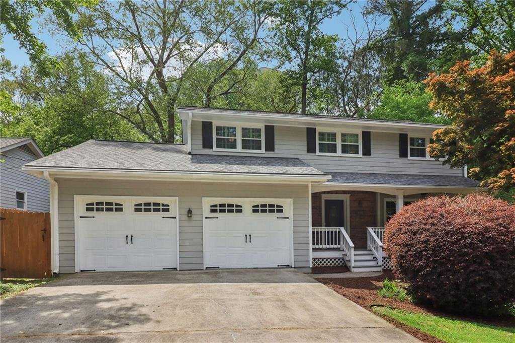Decatur House: 571 Densley Dr