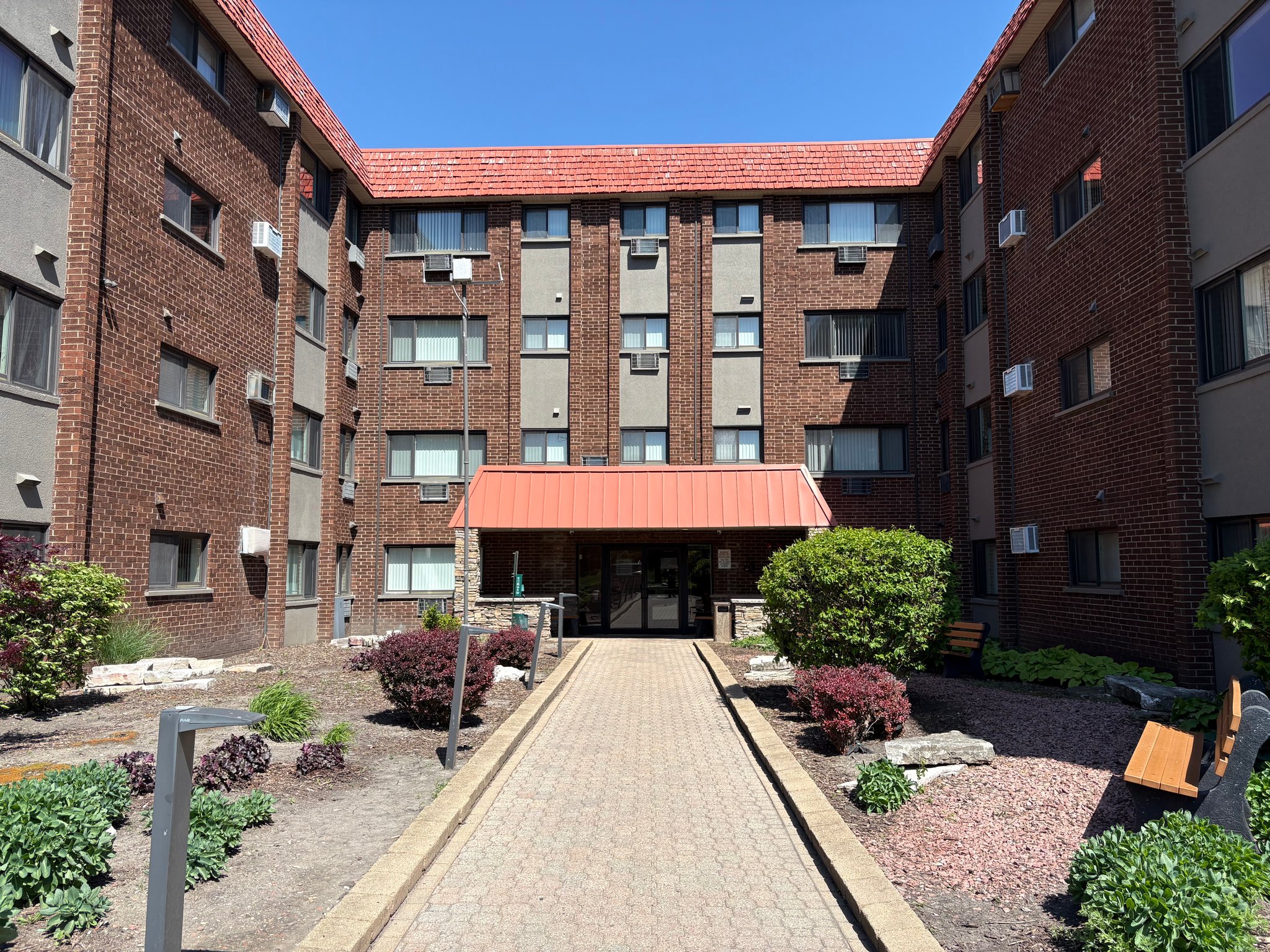 Hillside Condo: 1919 S Wolf Rd