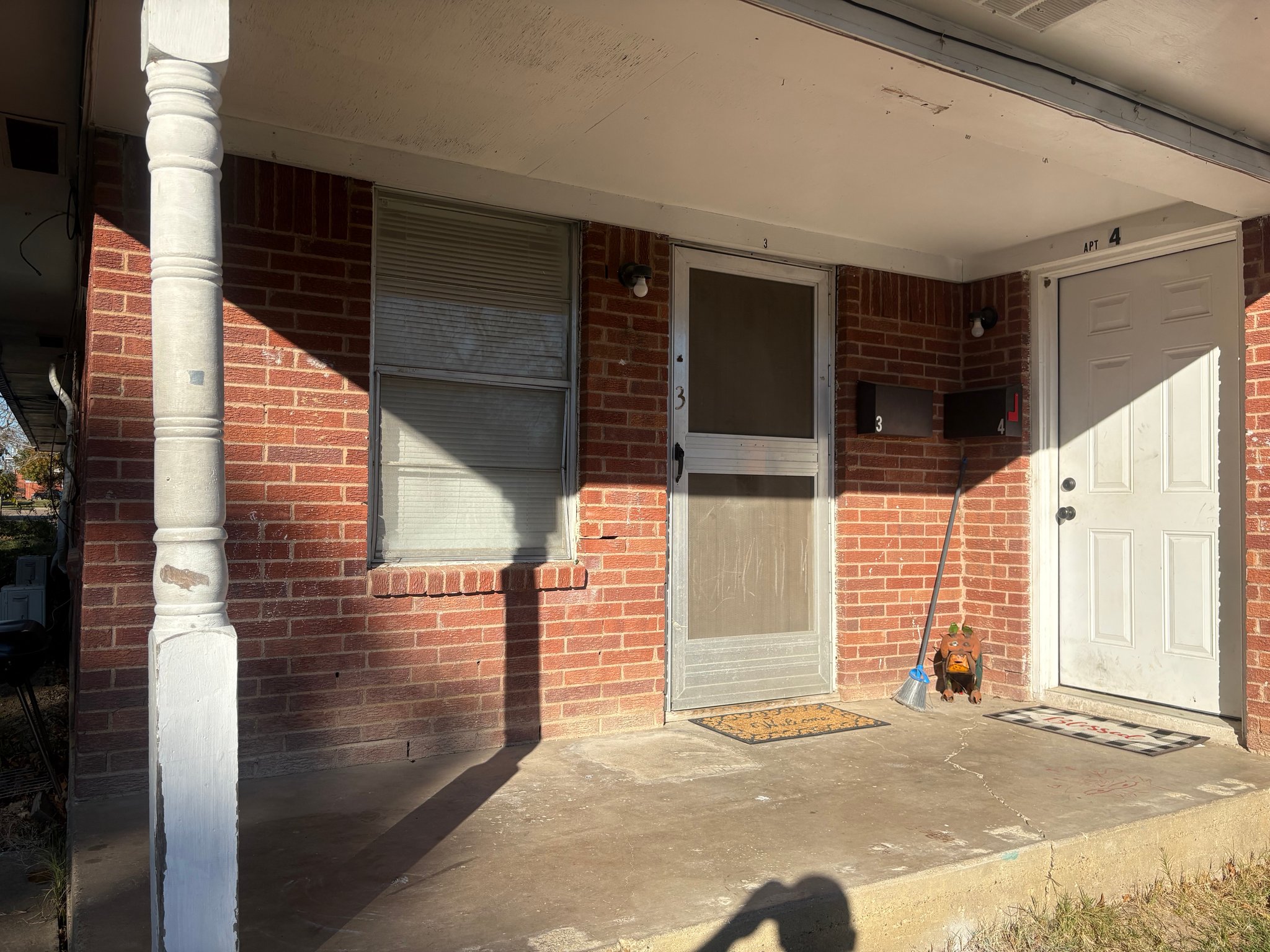 Kaufman Apartment: 401 S Jefferson St
