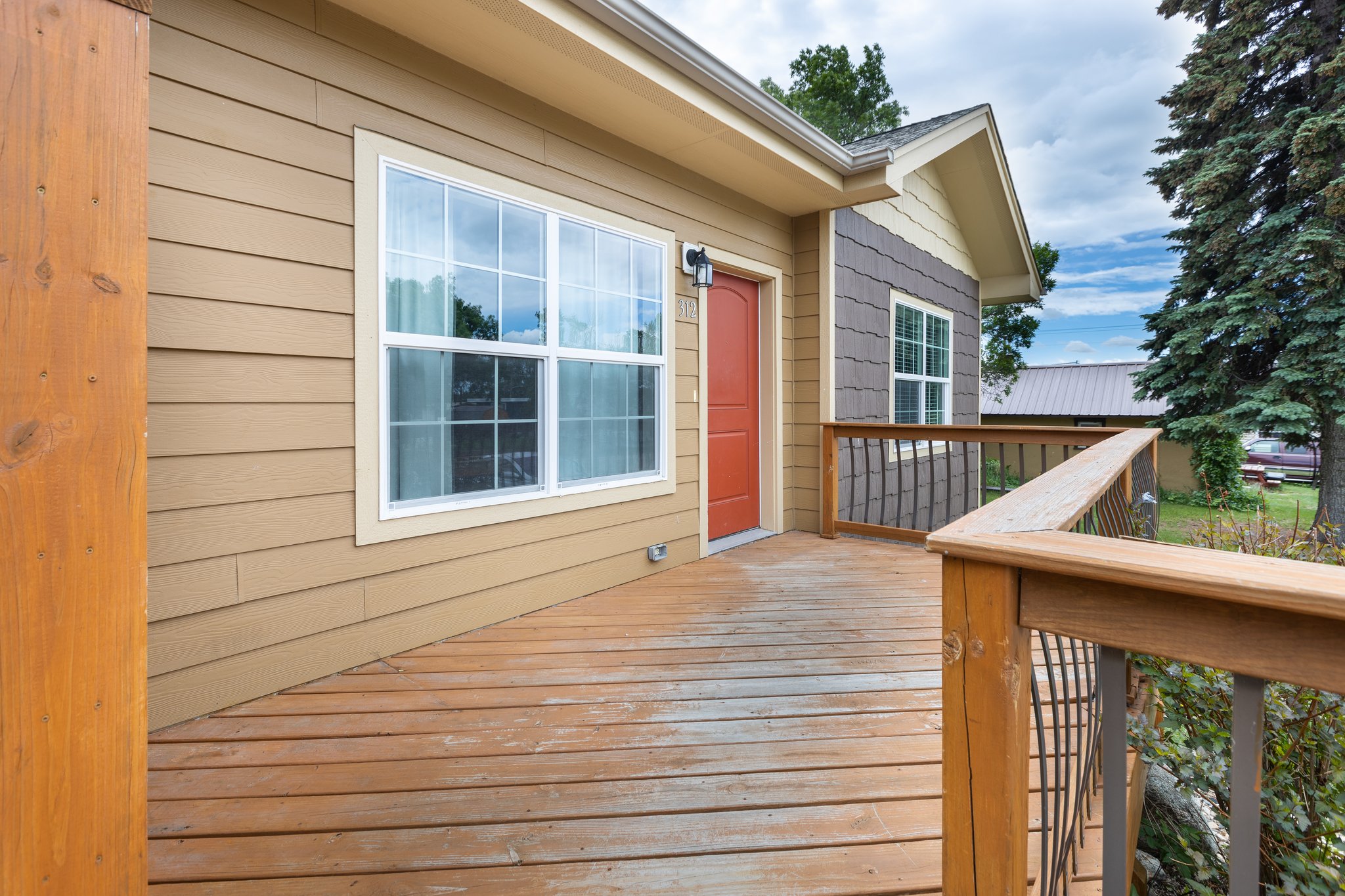 Powers Lake Townhome: 312 Main St