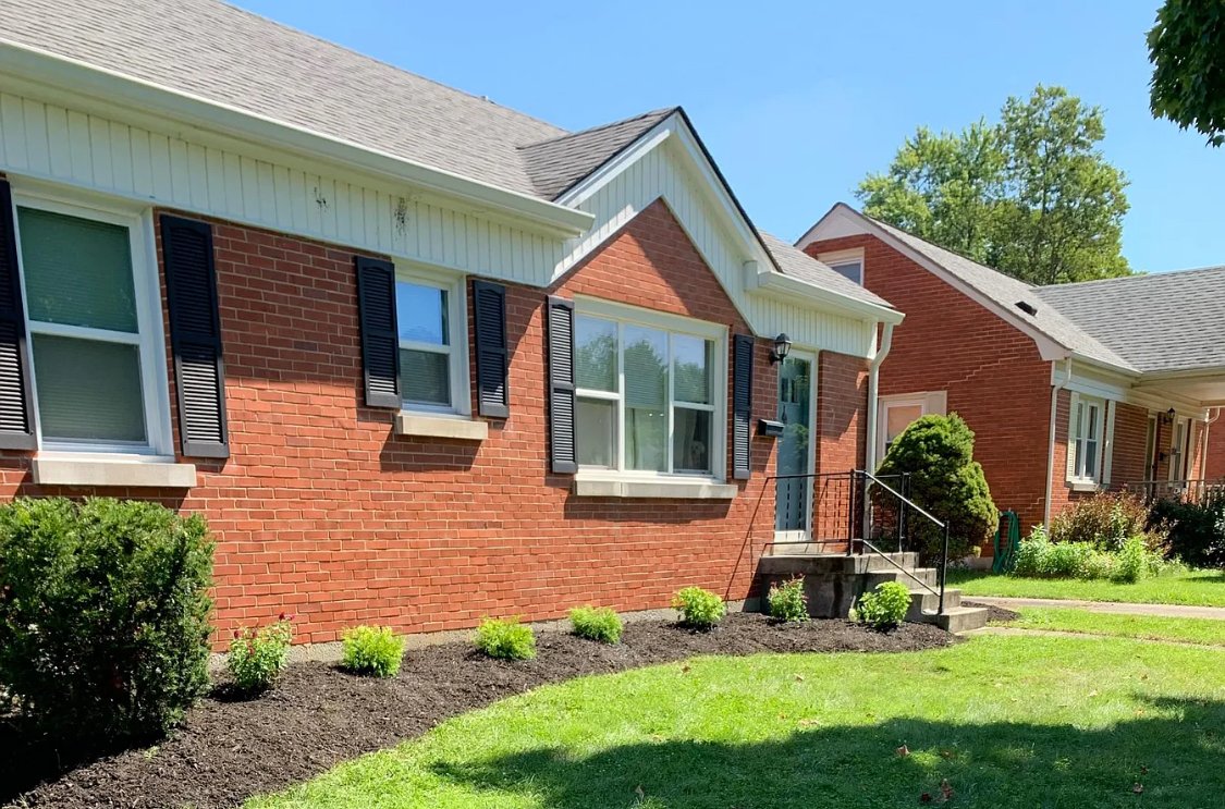 Lexington House: 721 Cheryl Ln