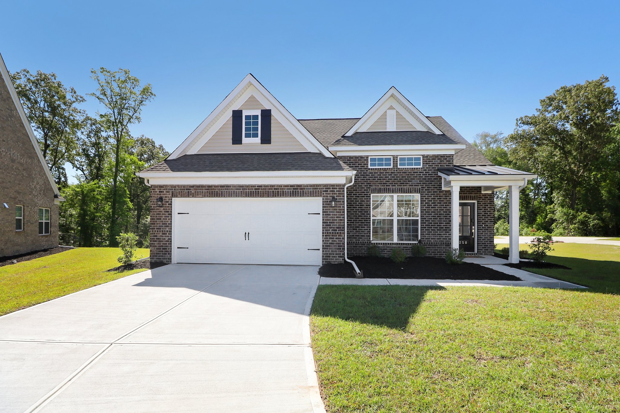 Elgin House: 250 Backspin Dr
