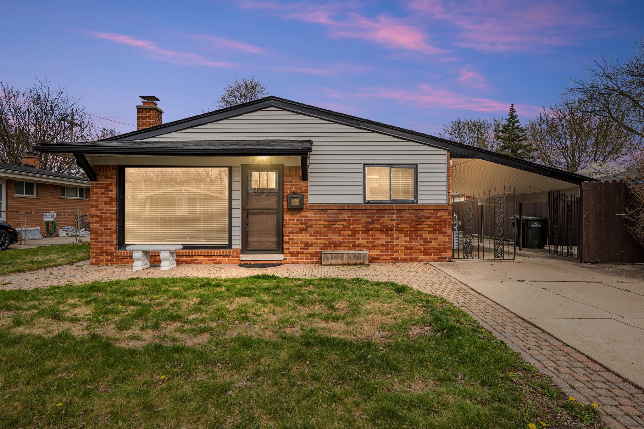 st clair shores House: 31810 briar lane