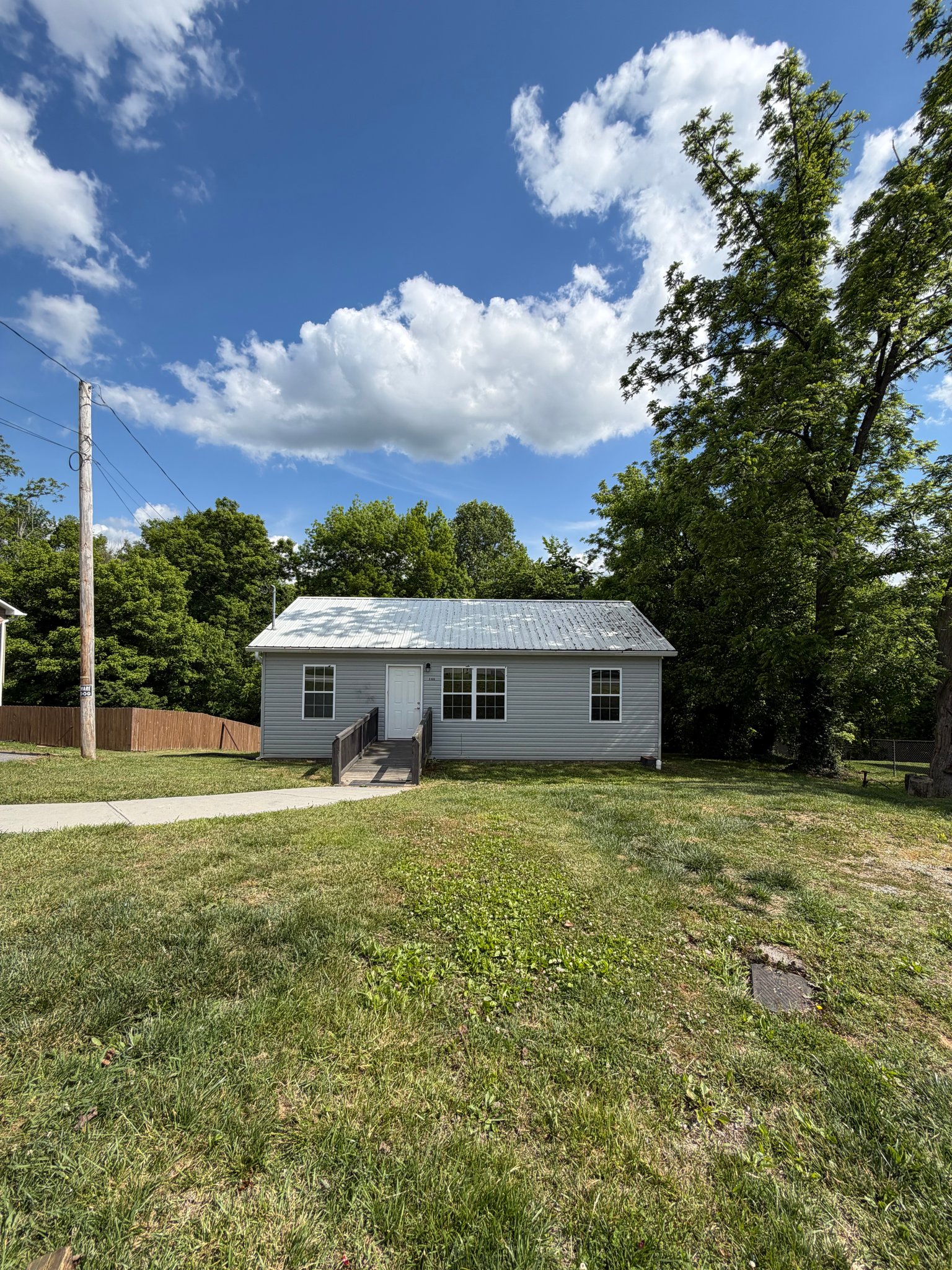 Johnson City House: 144 faith circle