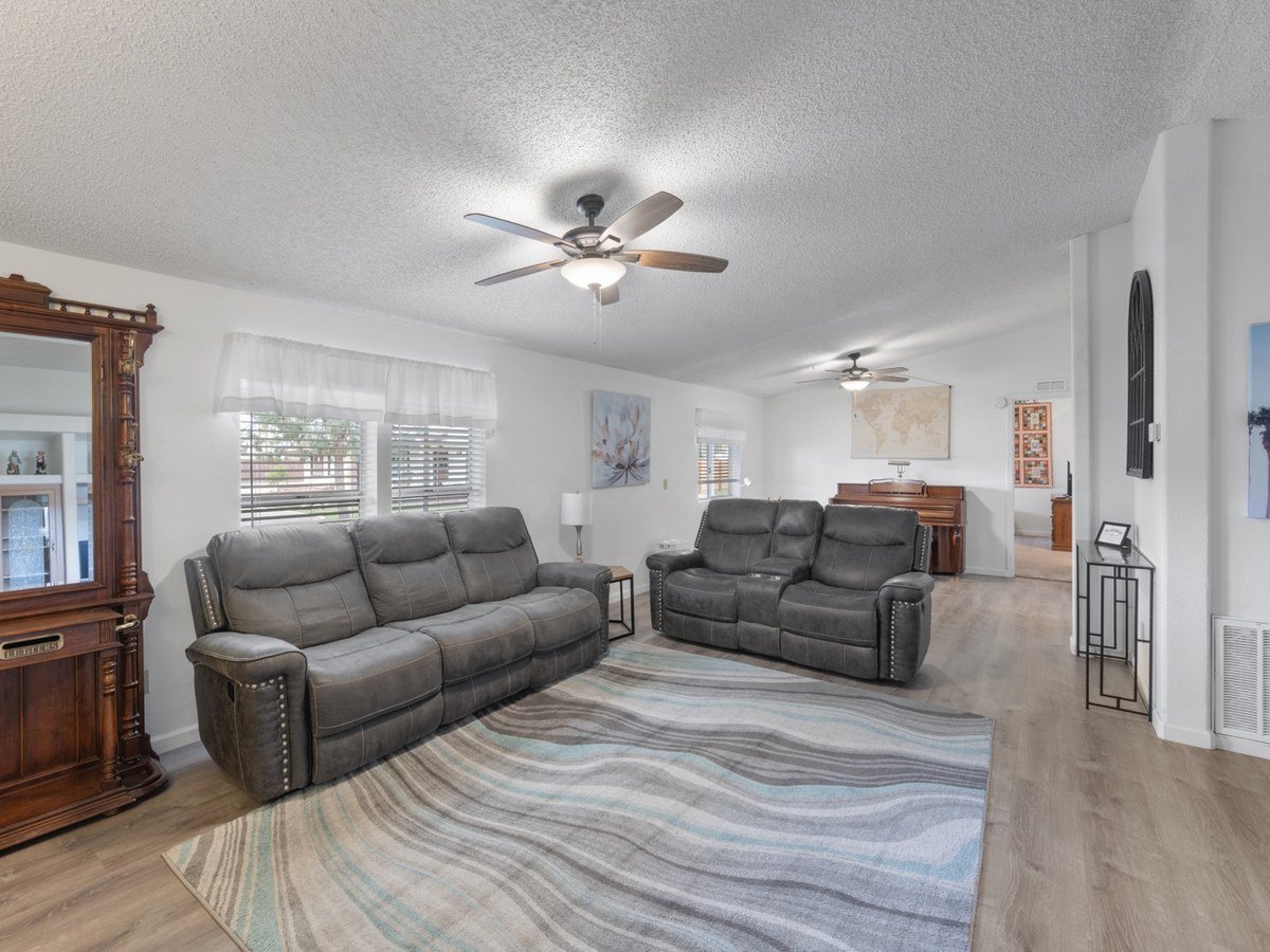 El Centro House: 1443A S Clark Rd