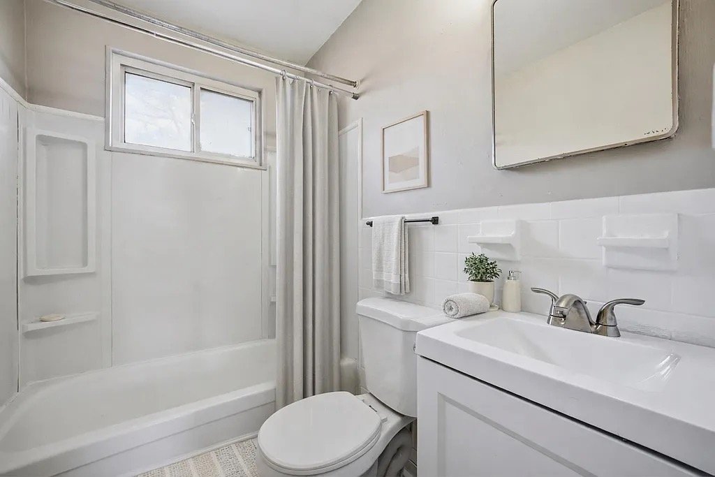 Norfolk Apartment: 9626 10th View St
