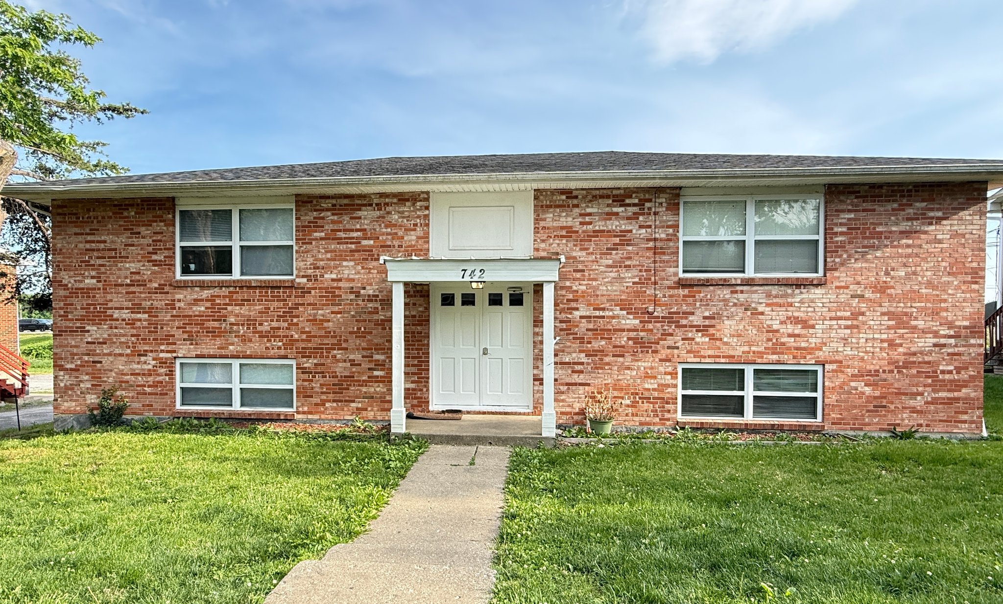 Columbia Apartment: 742 Demaret Drive