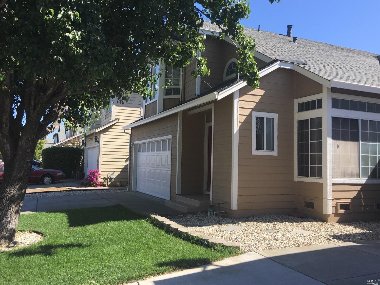 Suisun City House: 317 Ridgecrest Circle
