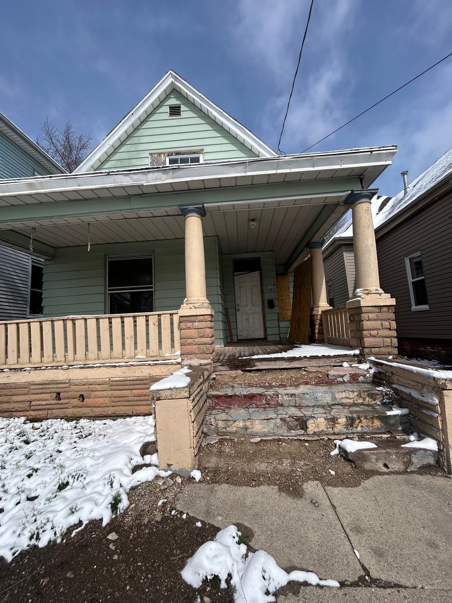 Peoria House: 1811 W Millman St