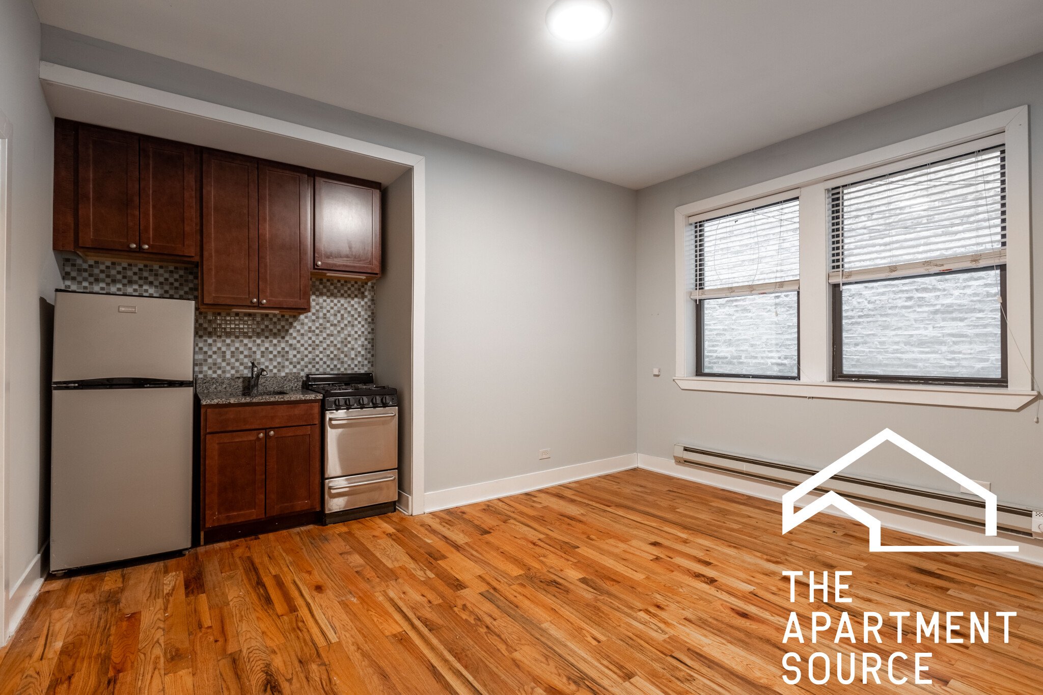 Chicago Apartment: 4546 North Damen Ave.