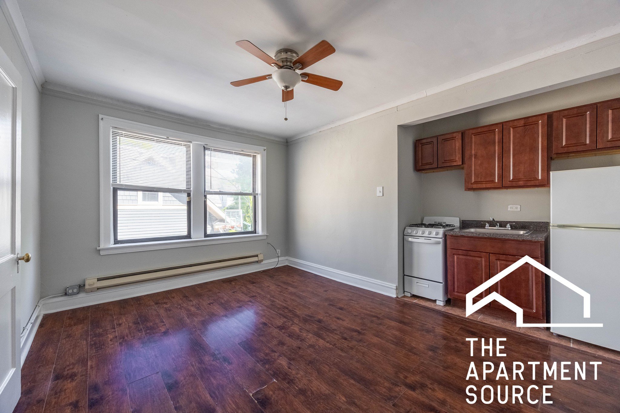 Chicago Apartment: 4546 North Damen Ave.