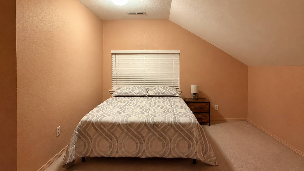 Kent Single Room: 13601 SE 266th St