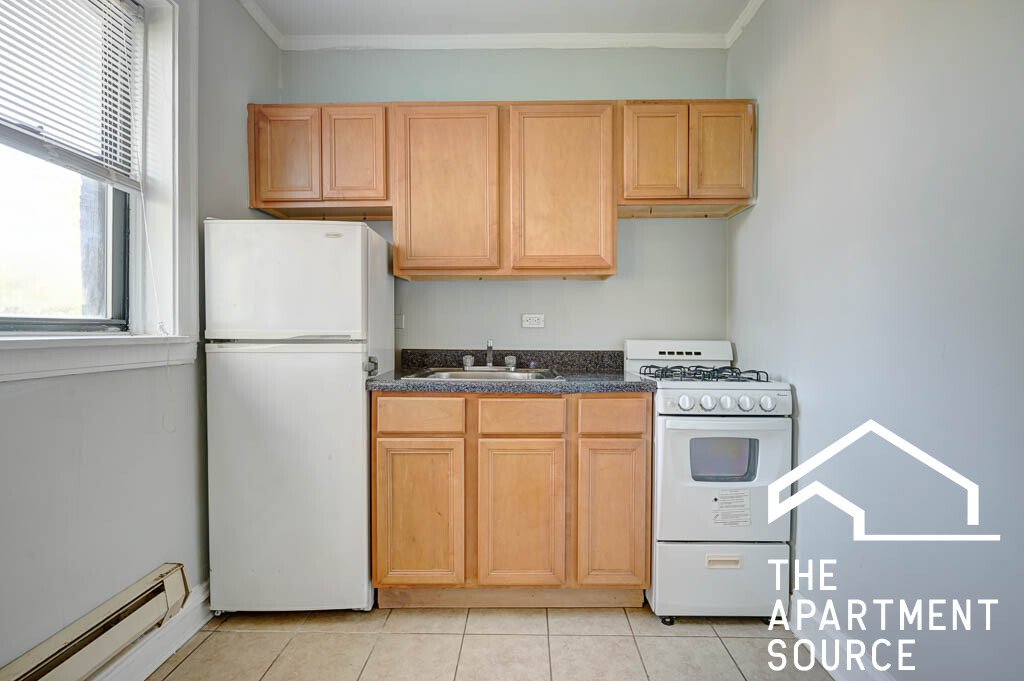 Chicago Apartment: 4546 North Damen Ave.
