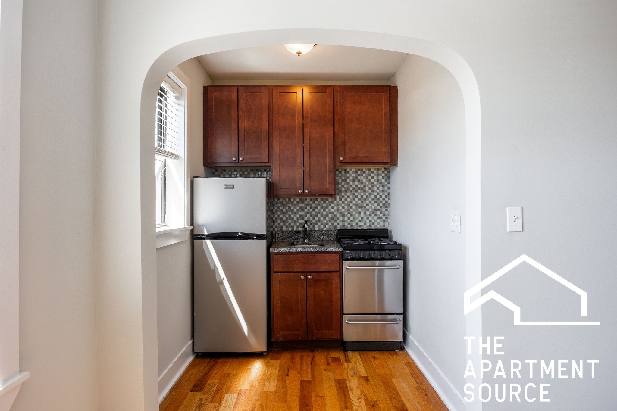 Chicago Apartment: 4546 North Damen Ave.