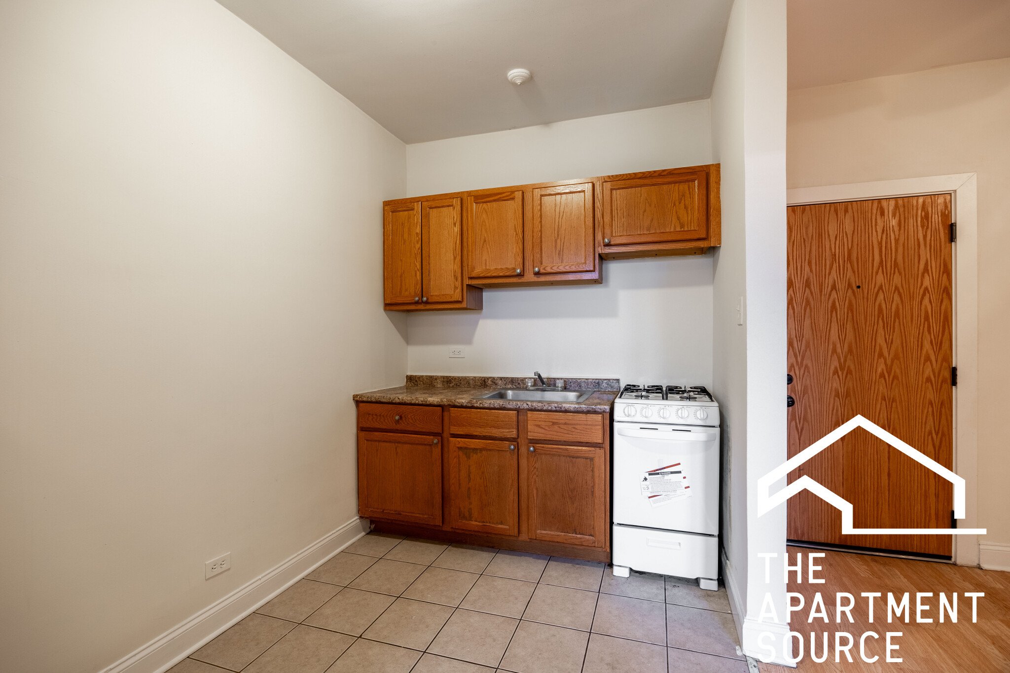 Chicago Apartment: 4851 North Damen Ave.