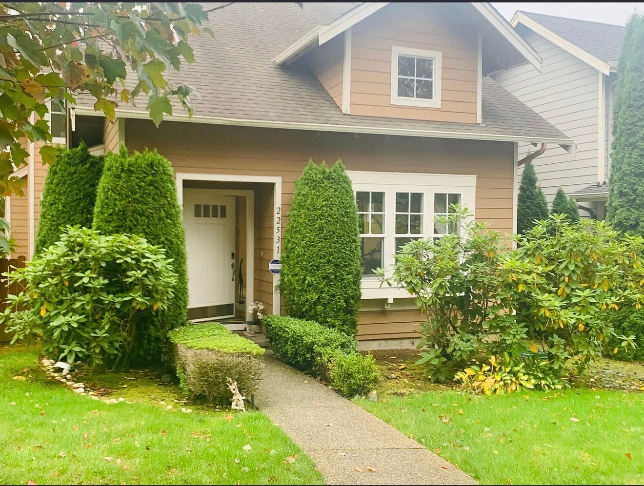 Redmond House: 22531 NE Cascara Cir