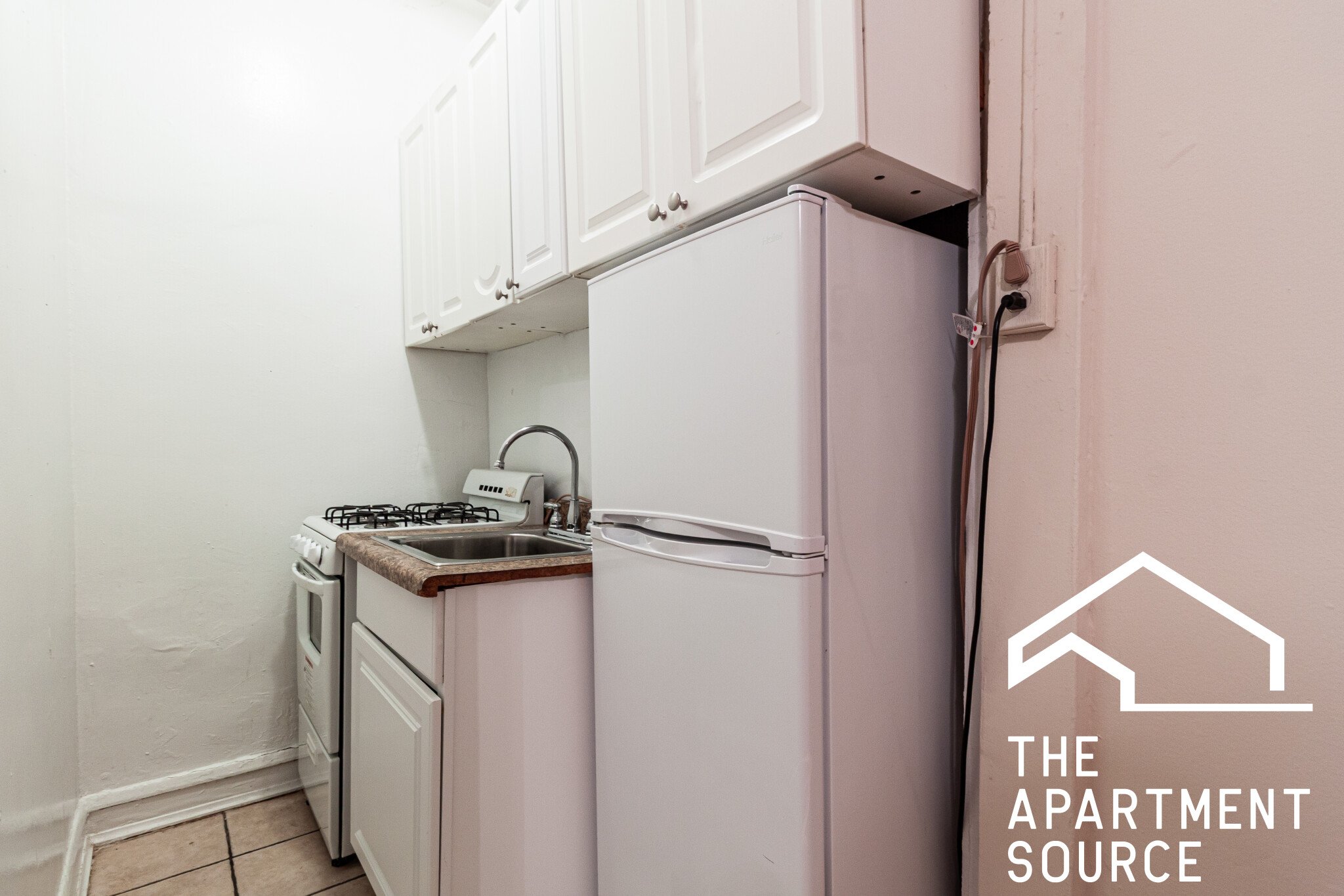 Chicago Apartment: 2827 North Burling St.