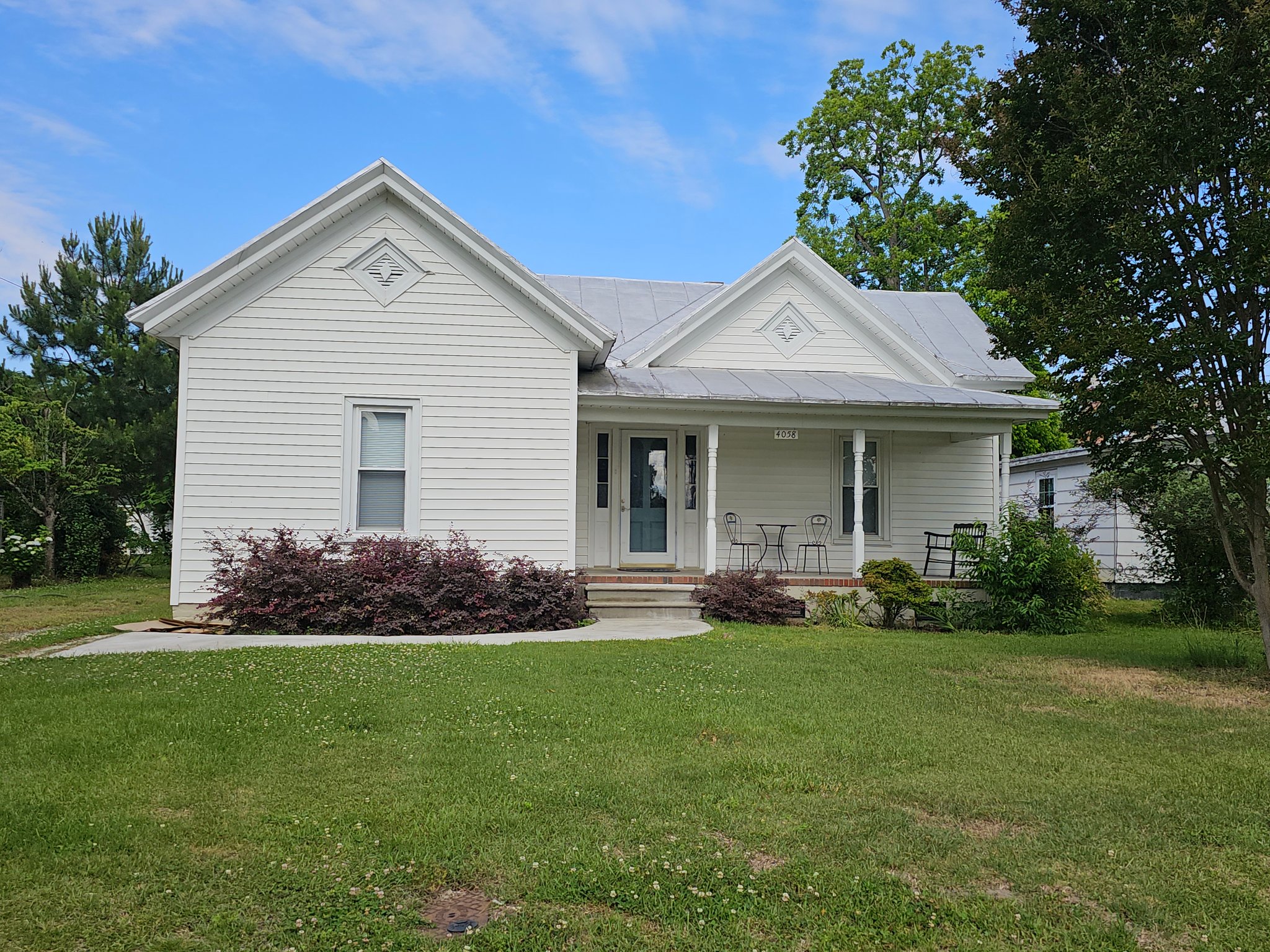 Ayden House: 4058 West Ave