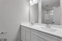 Hanover Townhome: 267 Summerfield Dr