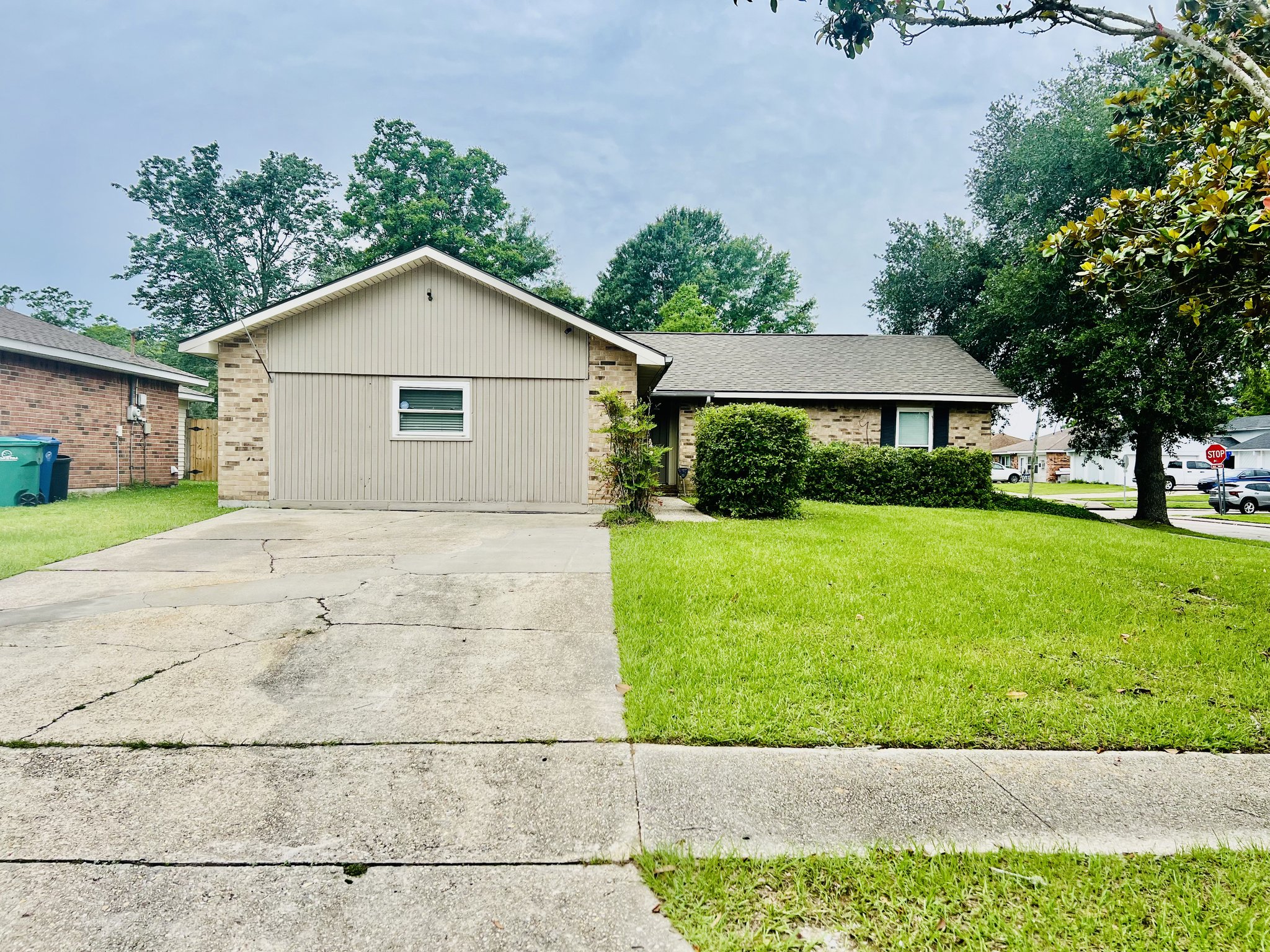Slidell House: 101 Dante Cir
