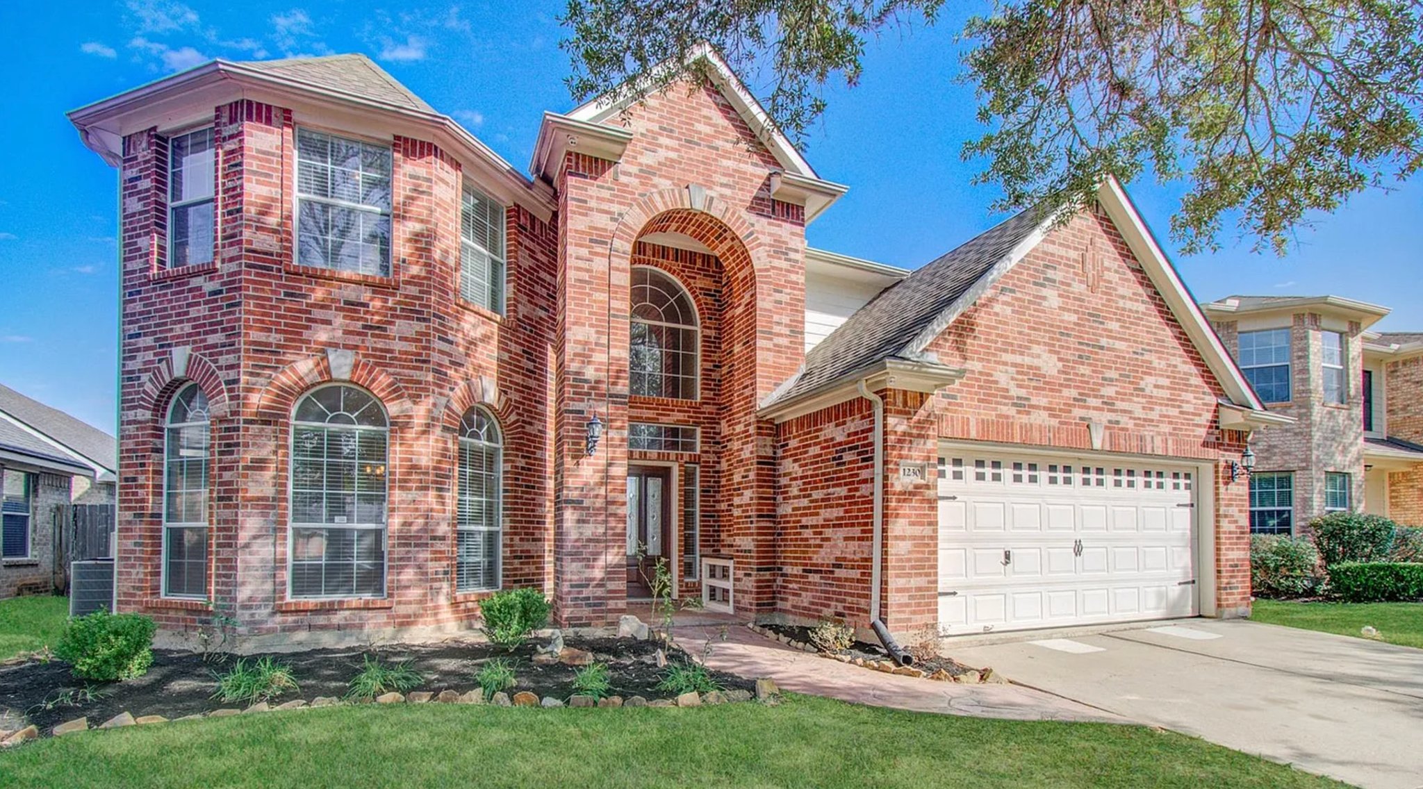 Richmond House: 1230 Blue Leaf Drive