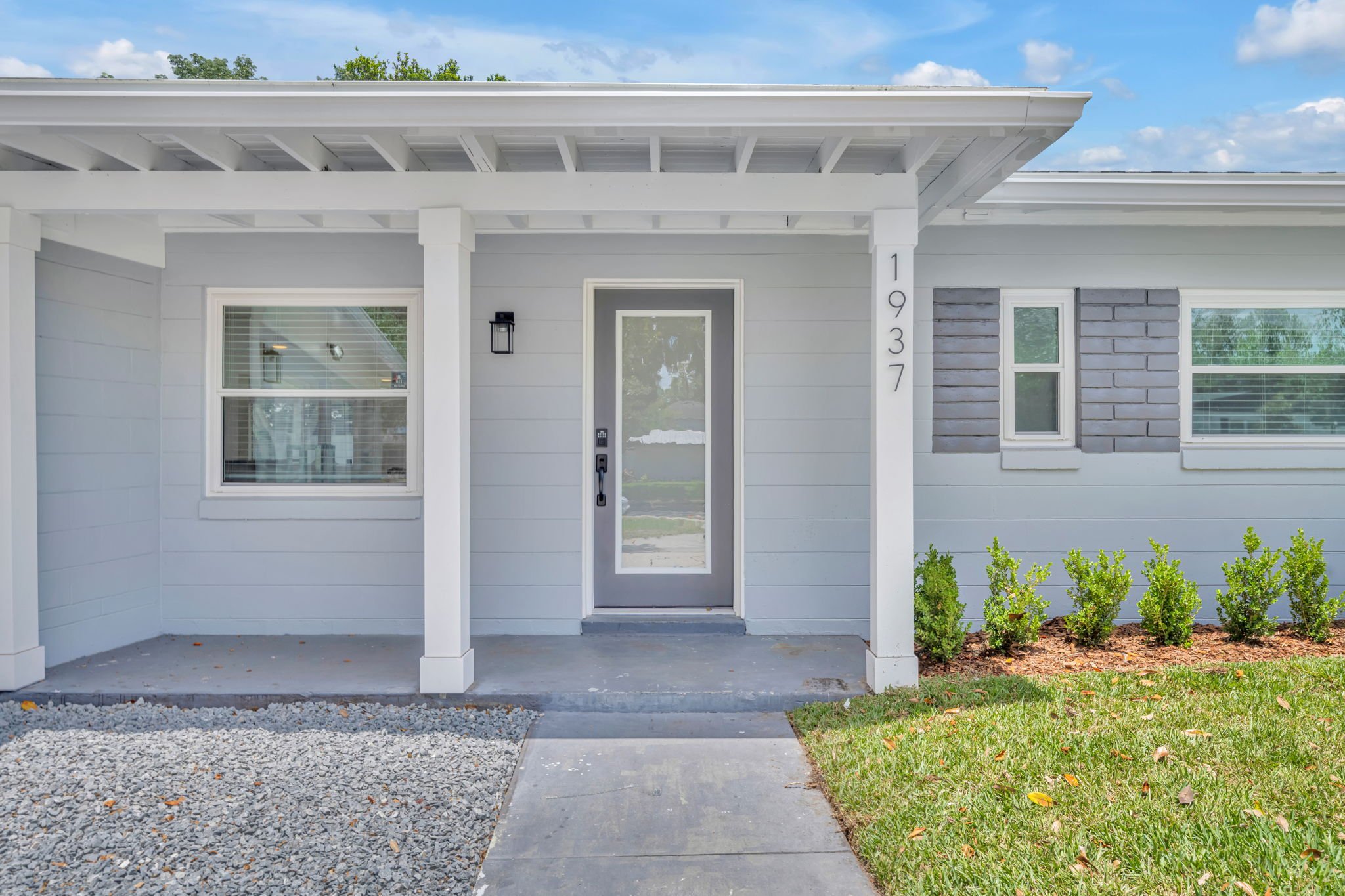 Winter Park House: 1937 Strathaven Rd