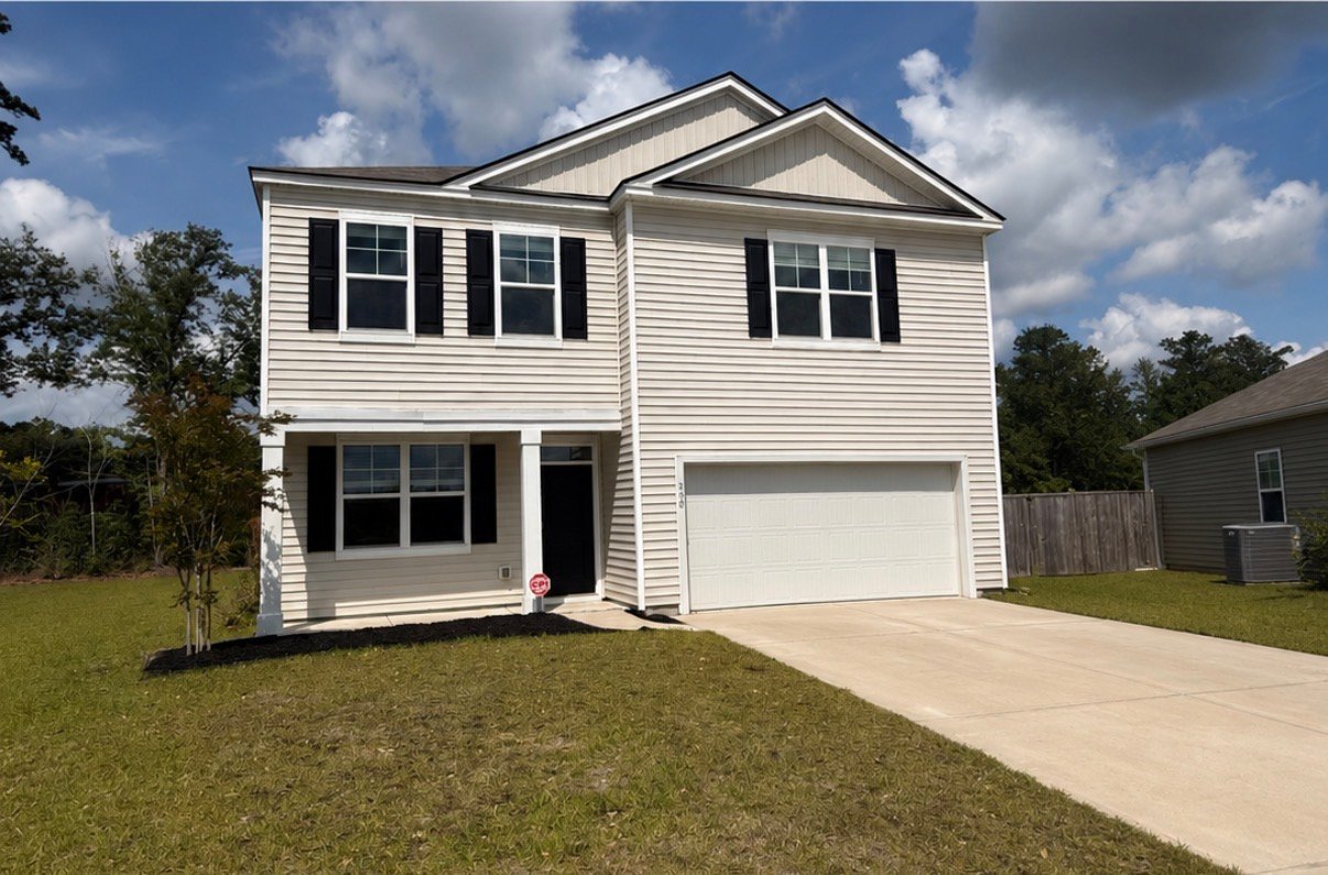 Ladson House: 358 Feldspar Lane