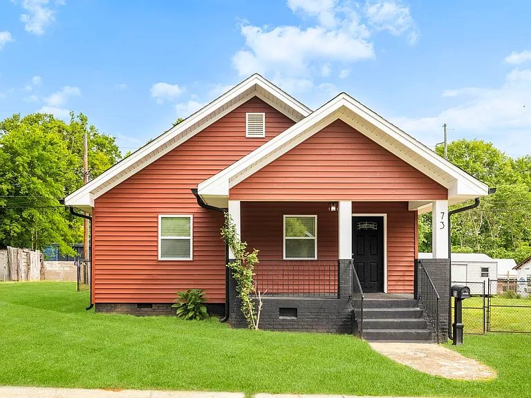 Greenville House: 73 E 8th St