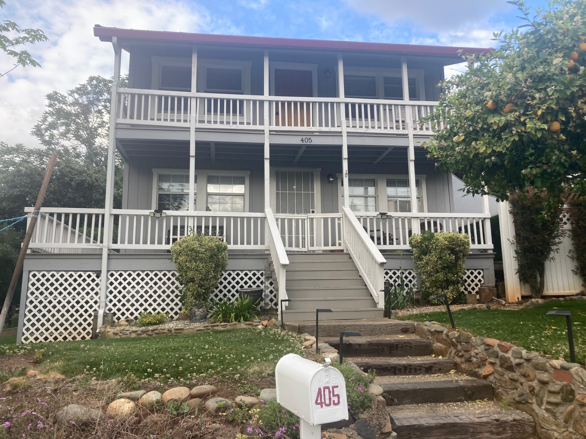 Folsom Townhome: 405 Reading St