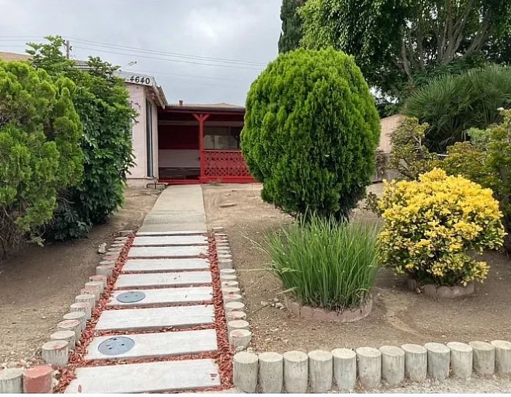 San Diego House: 4640 Clairemont Drive