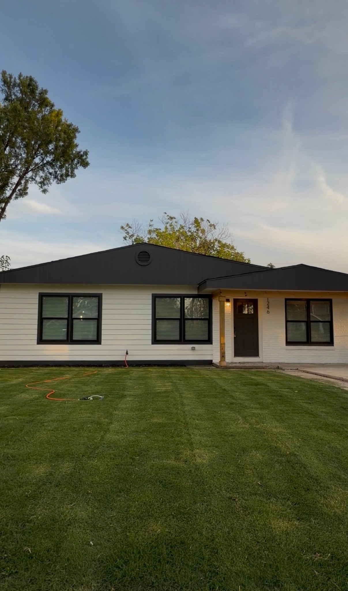 San Antonio House: 1246 Thompson Pl