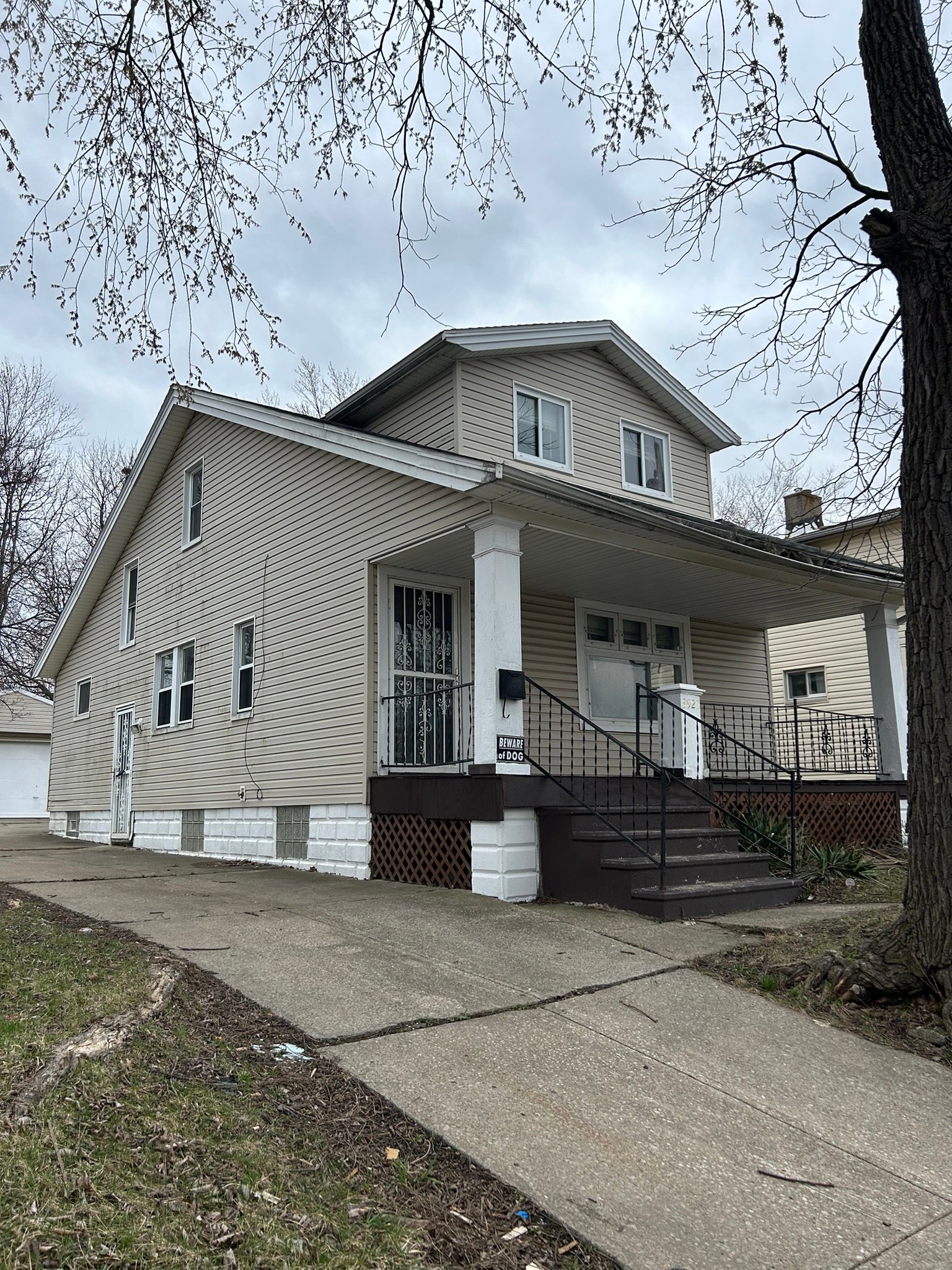 Cleveland House: 3925 E 120