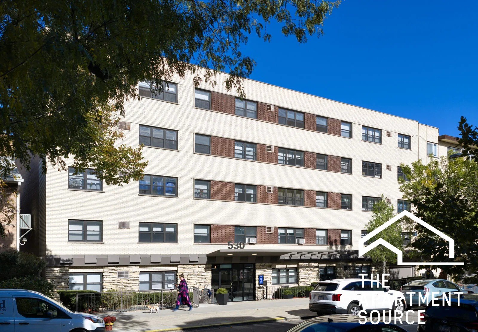 Chicago Apartment: 530 West Aldine Ave
