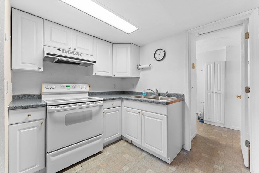 Reedsburg Apartment: 137 S Walnut St