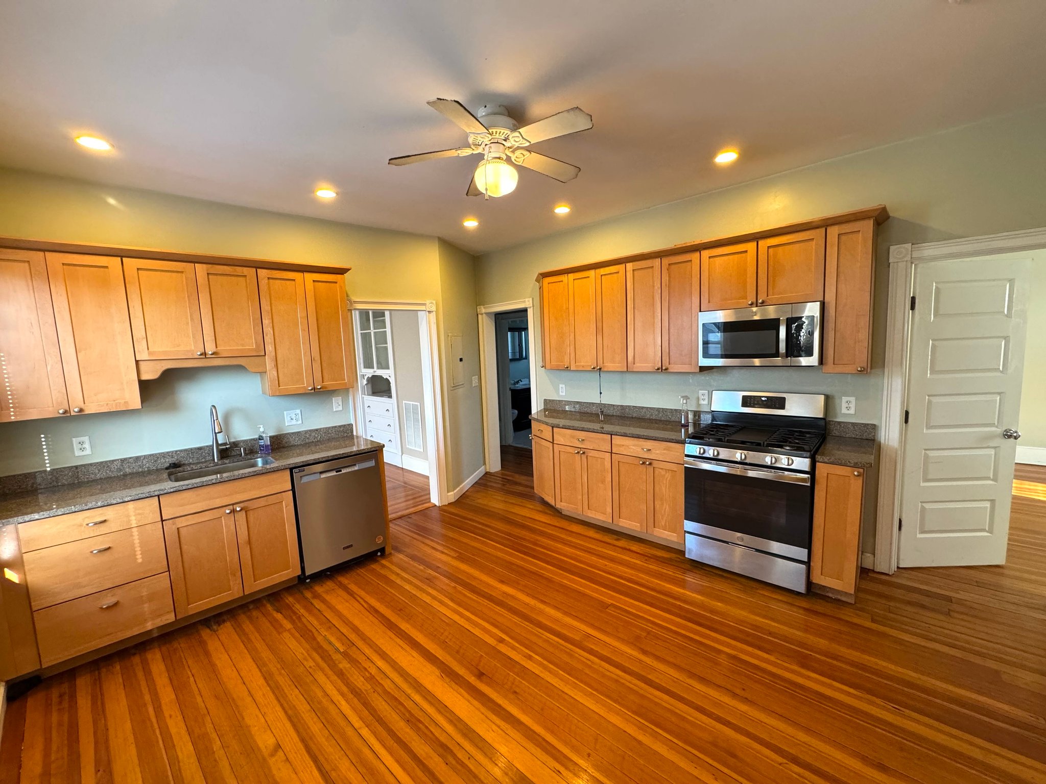 Malden Apartment: 258 Broadway