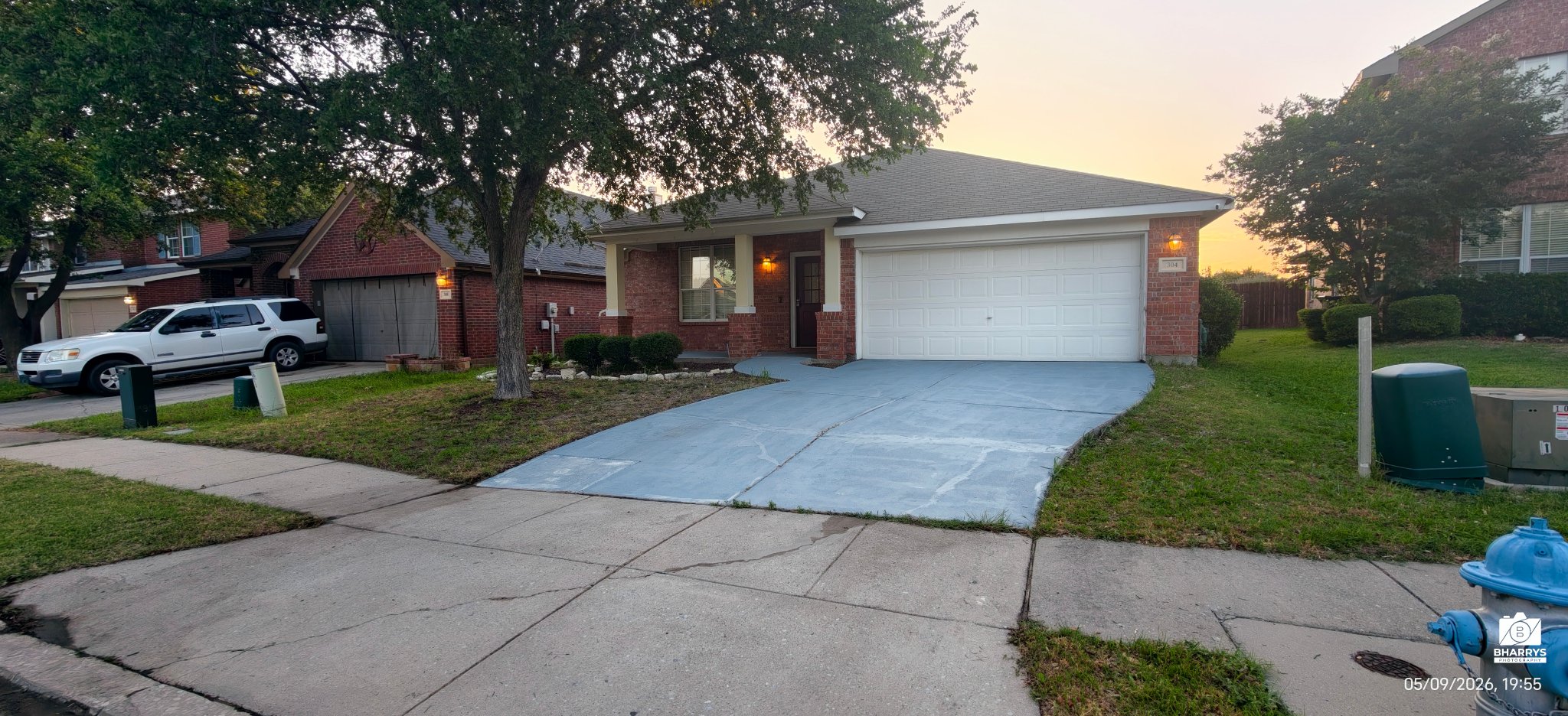 Little Elm House: 304 Hummingbird Dr