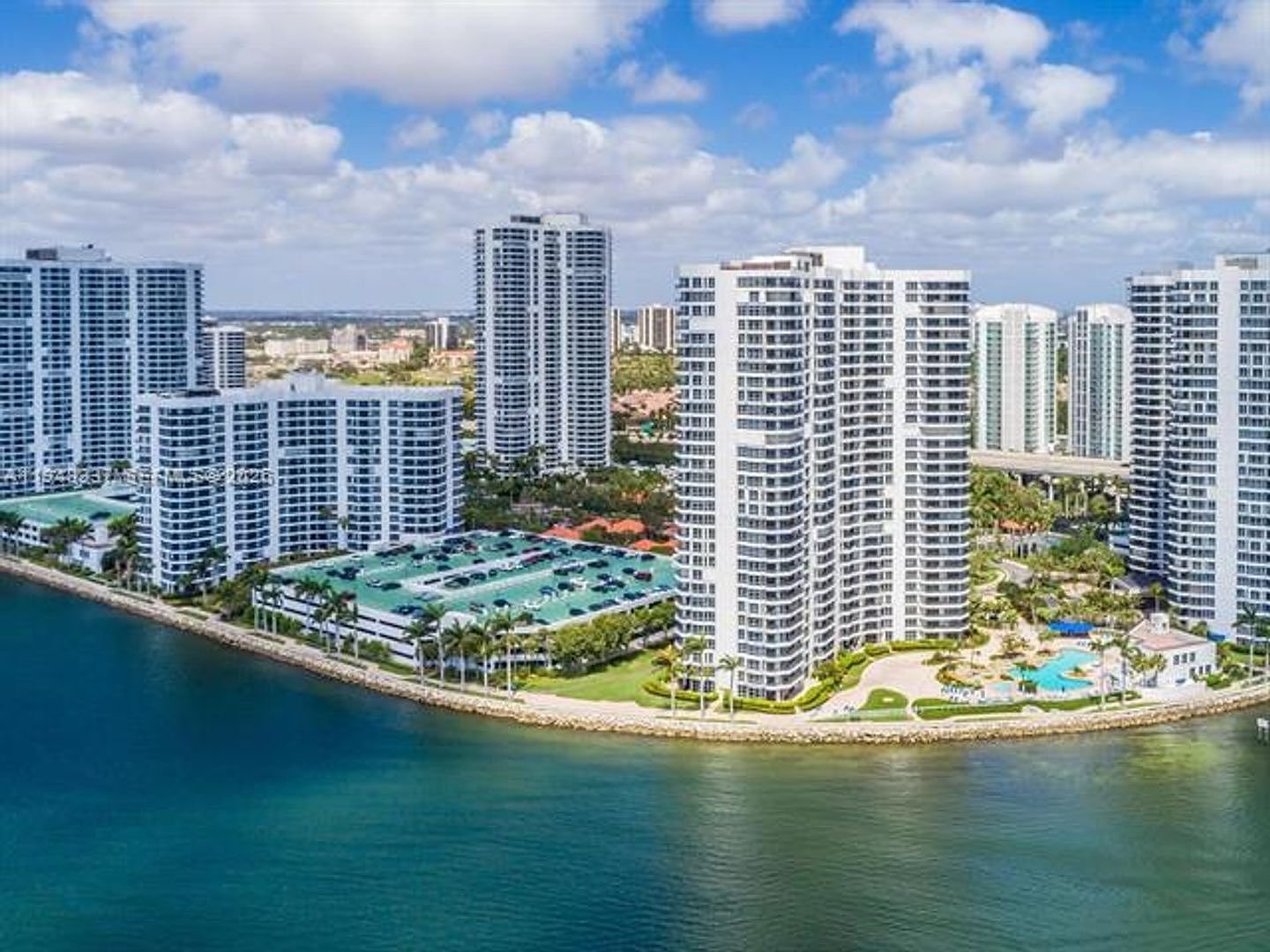 Aventura Condo: 19101 NE 36th Ct