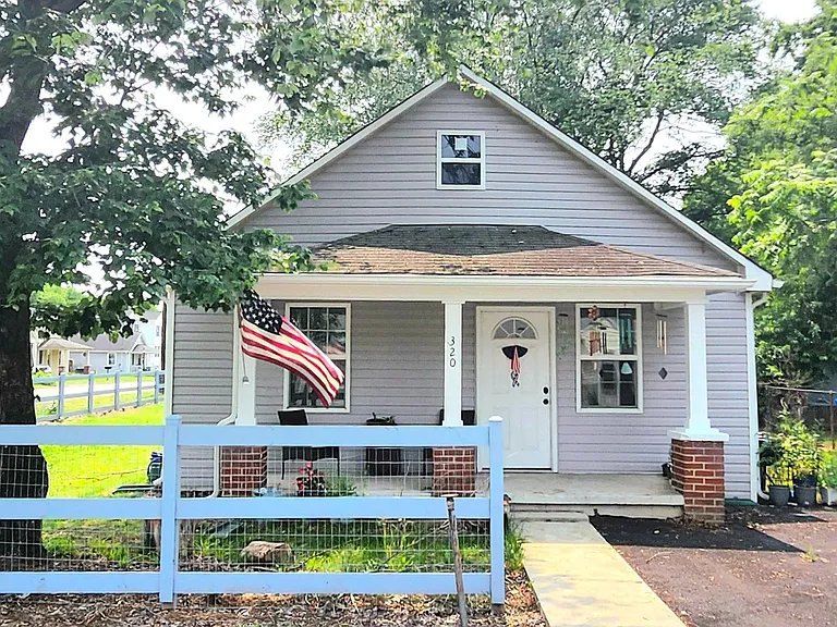 Fredericksburg House: 320 3rd st