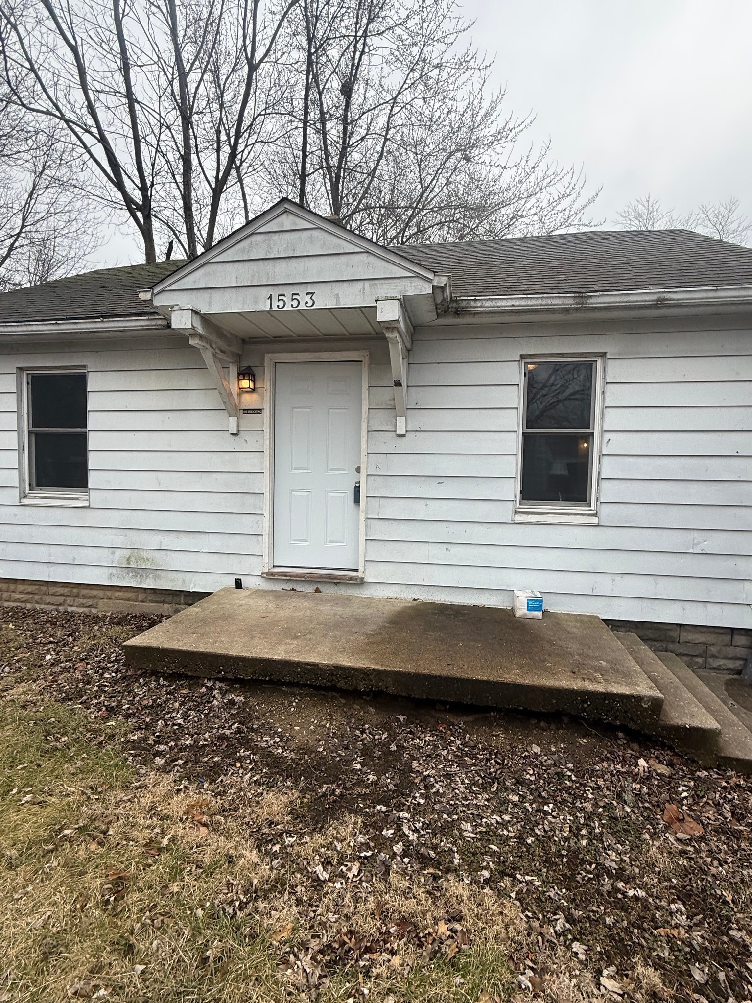 Decatur House: 1553 E HICKORY ST