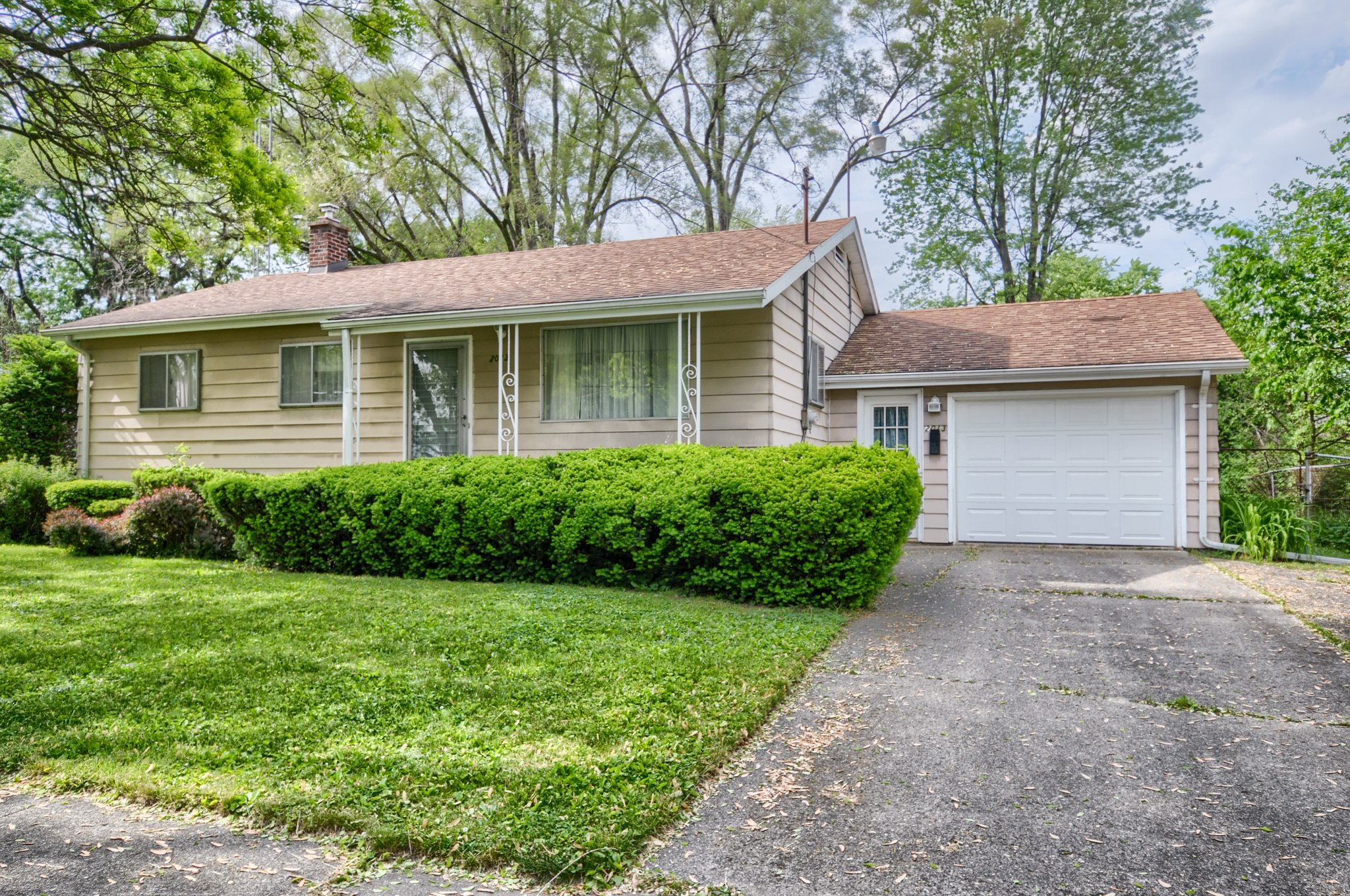 Flint House: 2013 Kentucky Ave