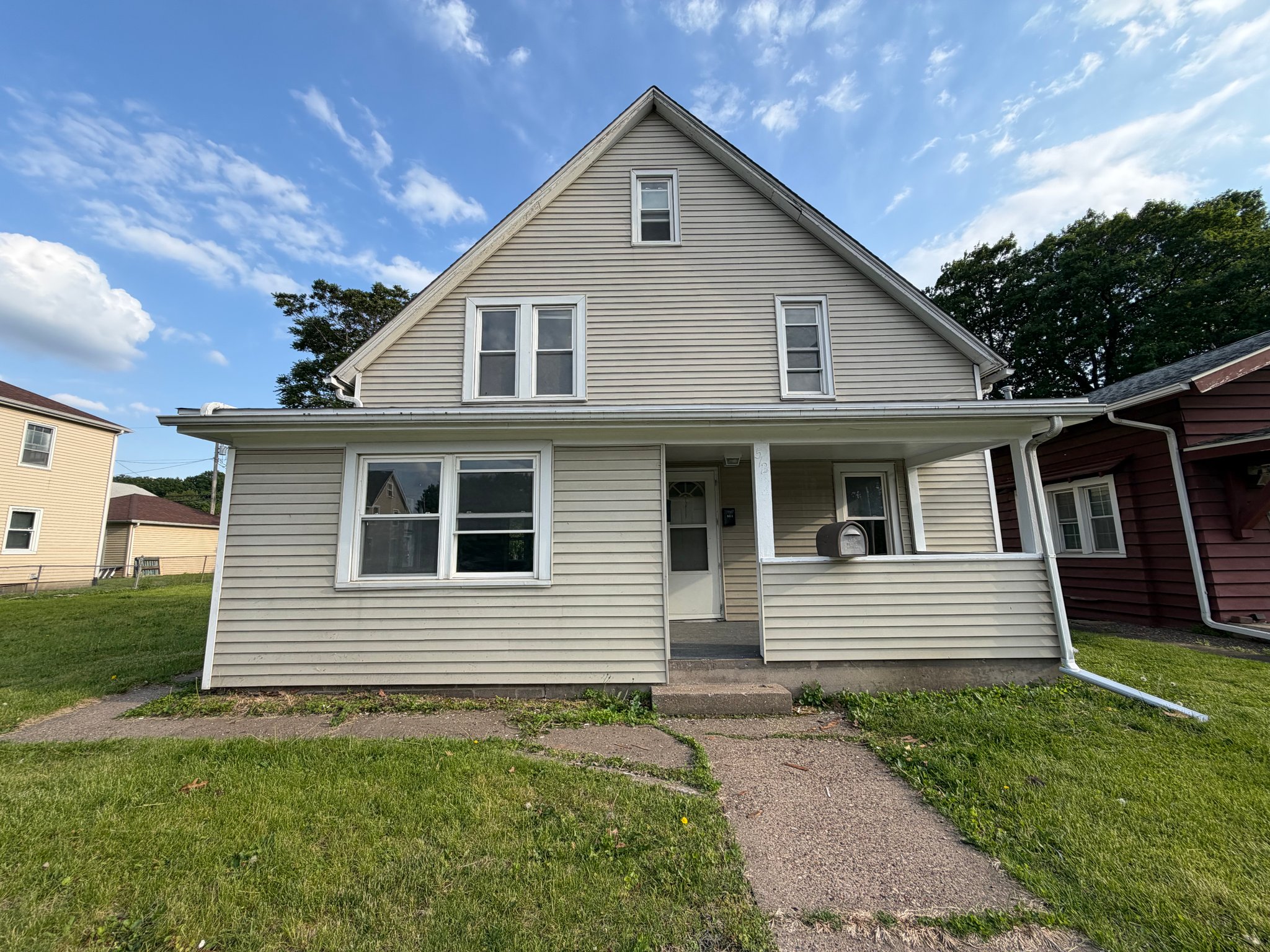 East Moline House: 512 16th Ave