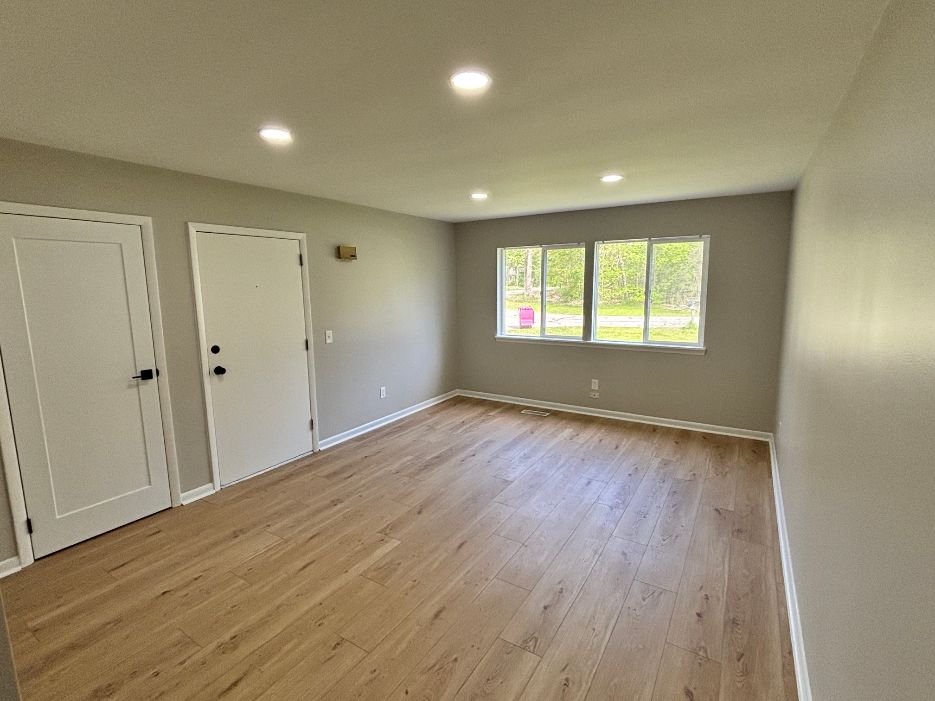 Perry Multiplex: 12579 Spruce Ln